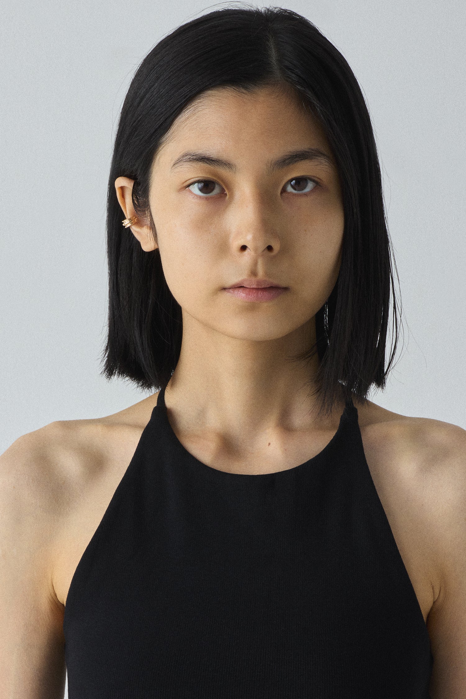 10K GOLD FLAT POTTERY VESSEL EAR CUFF