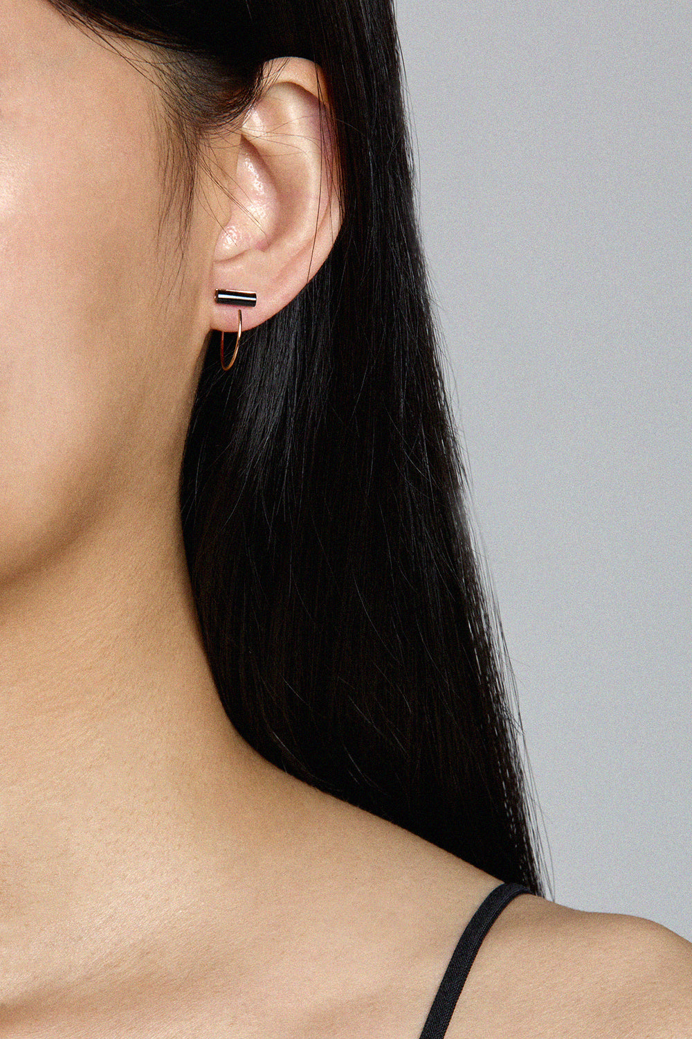 GOLD HOOP WITH ONYX S 2015