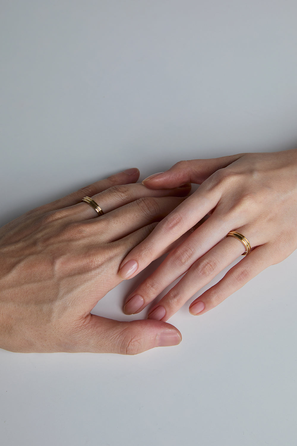 10K GOLD FLAT POTTERY VESSEL RING (Not on display)