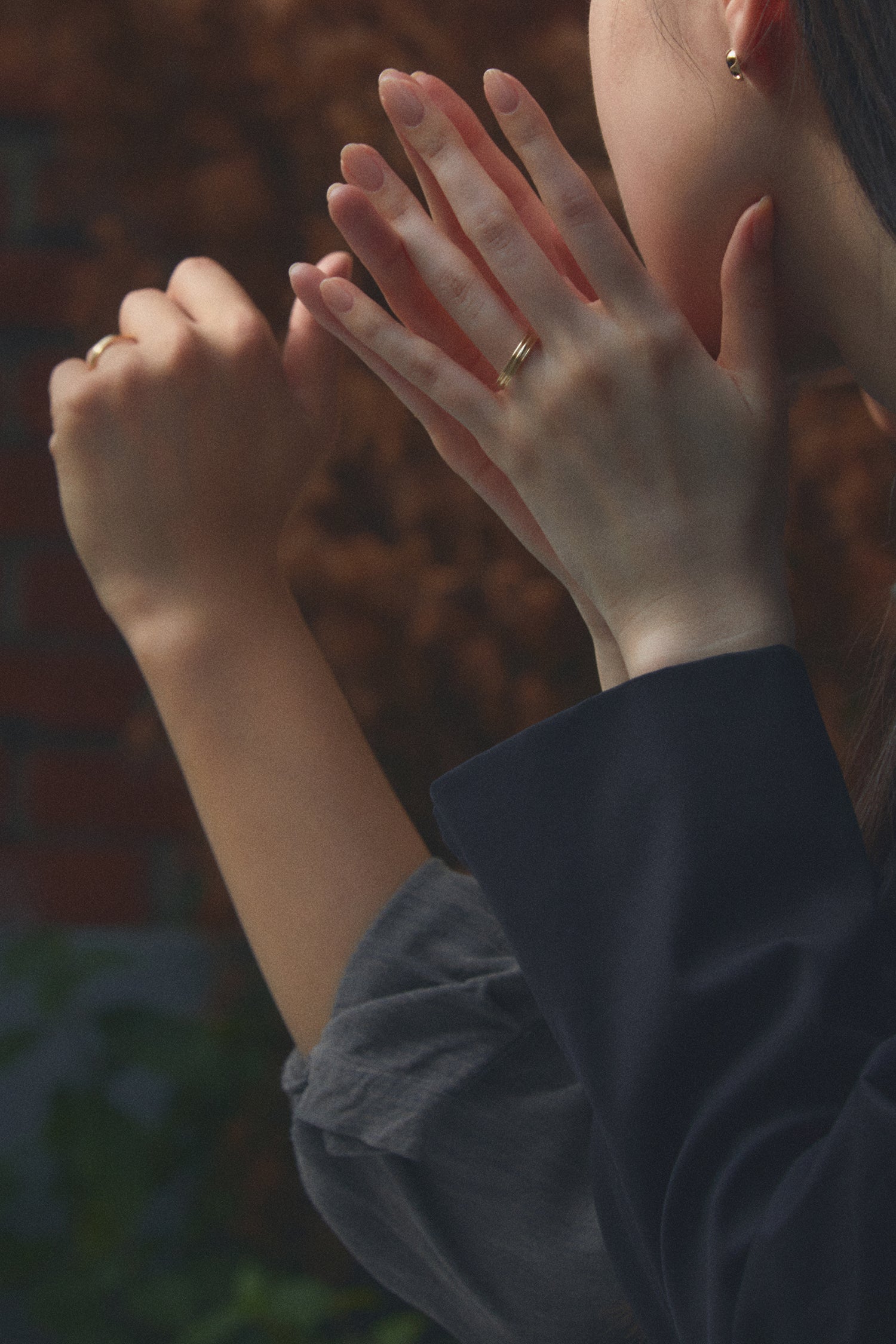 10K GOLD FLAT POTTERY VESSEL RING (Not on display)