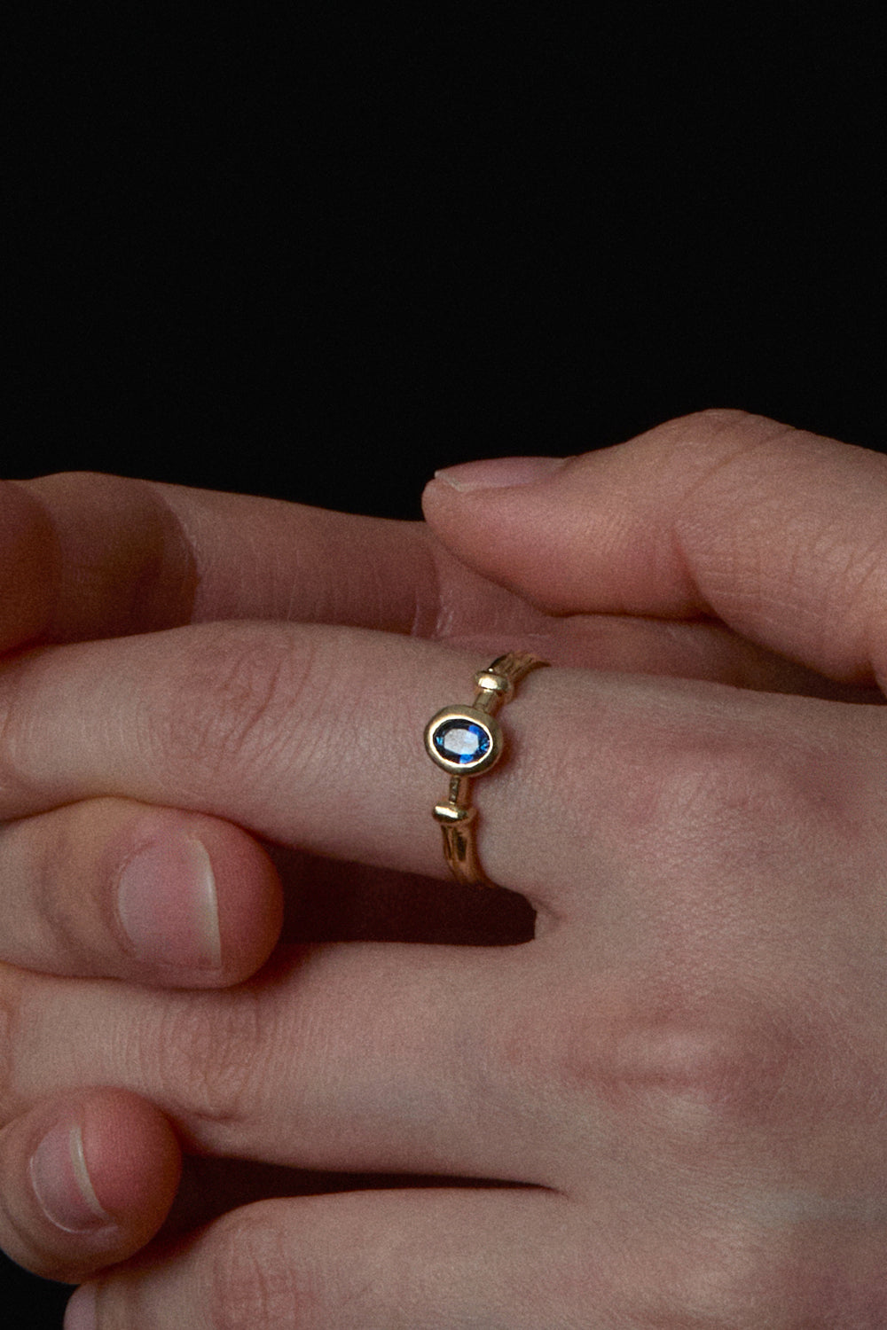 RENAISSANCE COLUMN SAPPHIRE RING