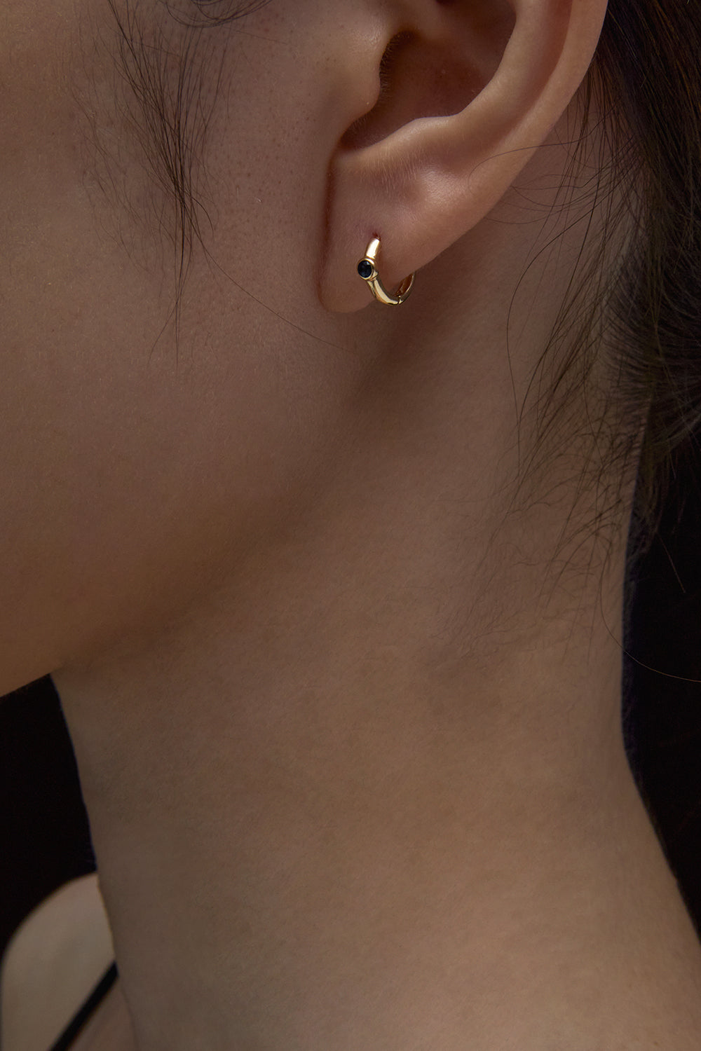 RENAISSANCE BLUE SAPPHIRE ORB HOOPS PETIT PLUS