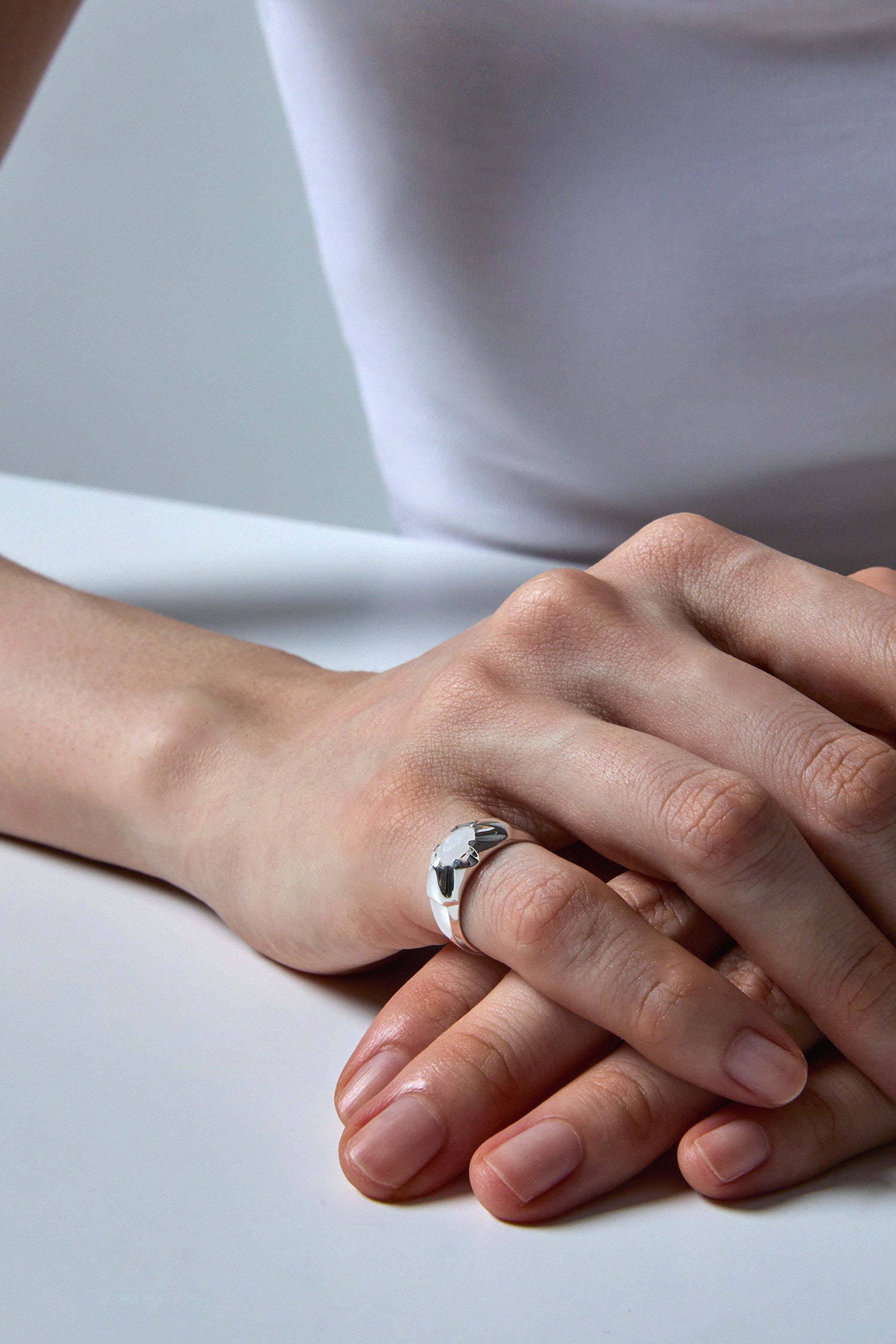 CLAW QUARTZ SILVER RING