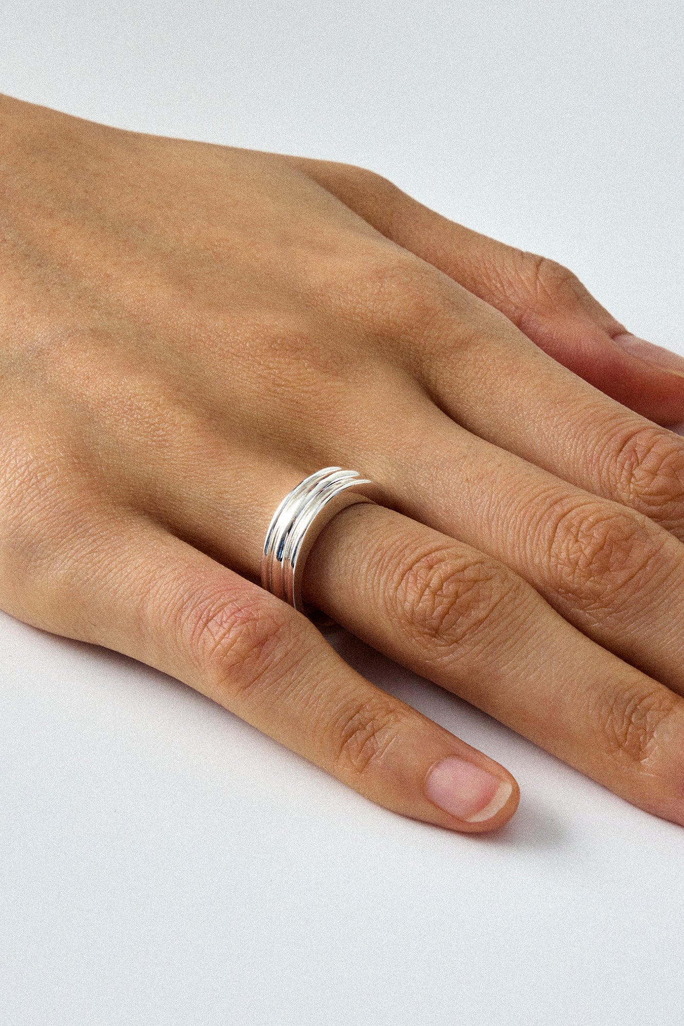 FLAT POTTERY VESSEL RING