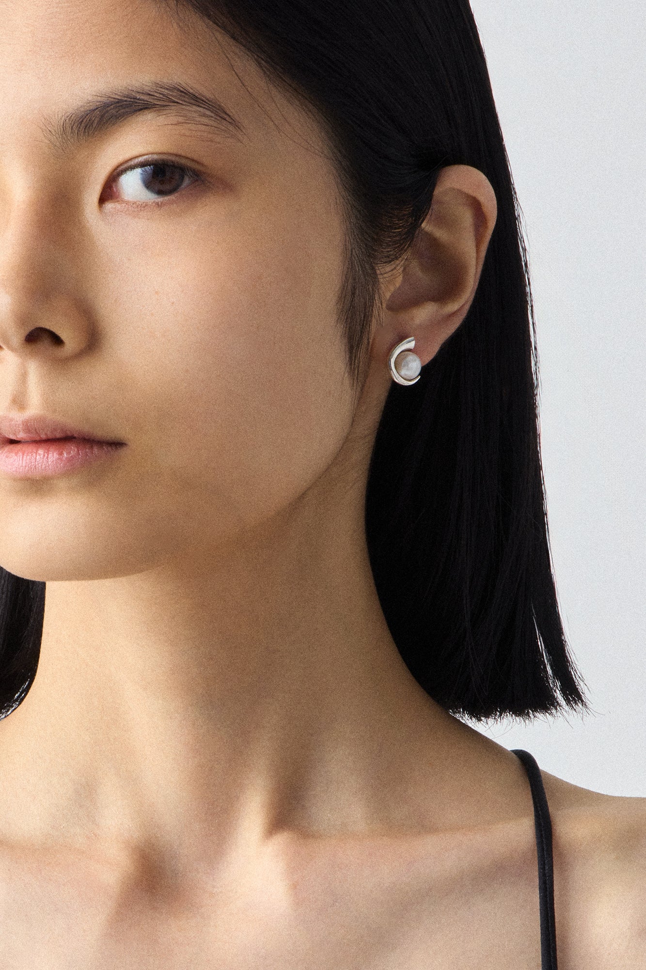 PERFECT SHAPED PEARL EARRINGS