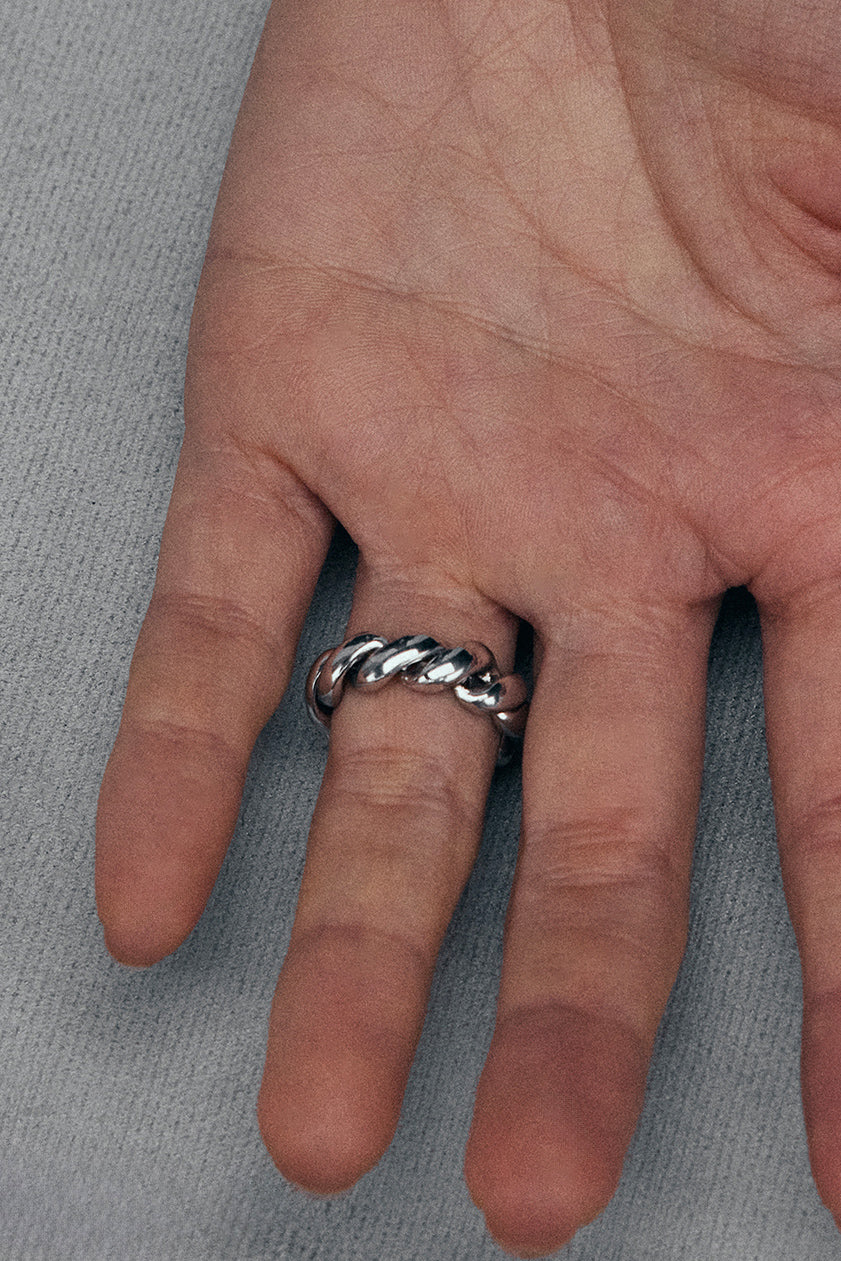 ロープツイストリング