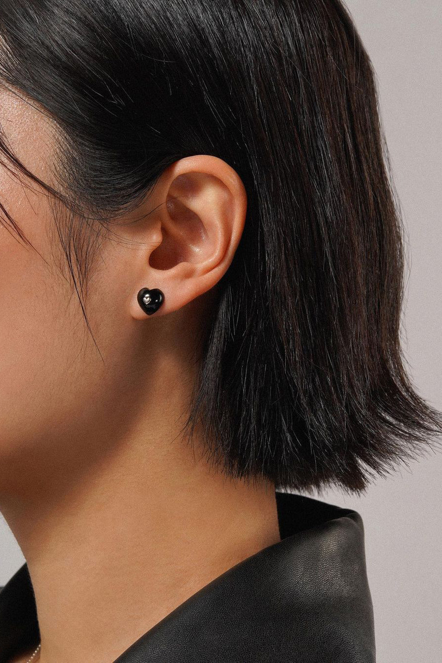 VERY VINTAGE BLACK ONYX HEART EARRINGS - COLDFRAME