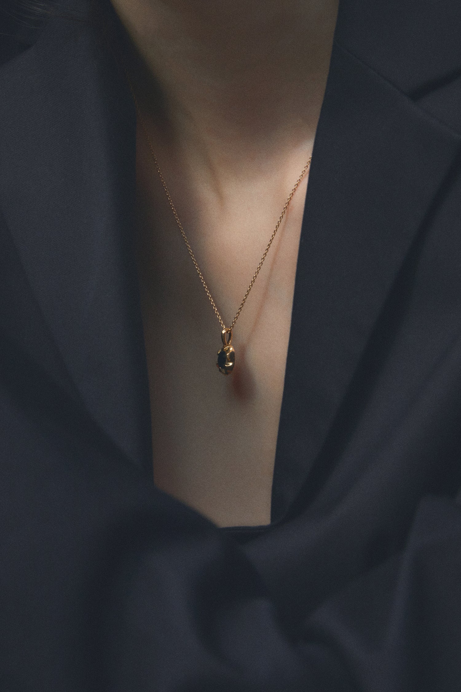 CLAW ONYX GOLD NECKLACE