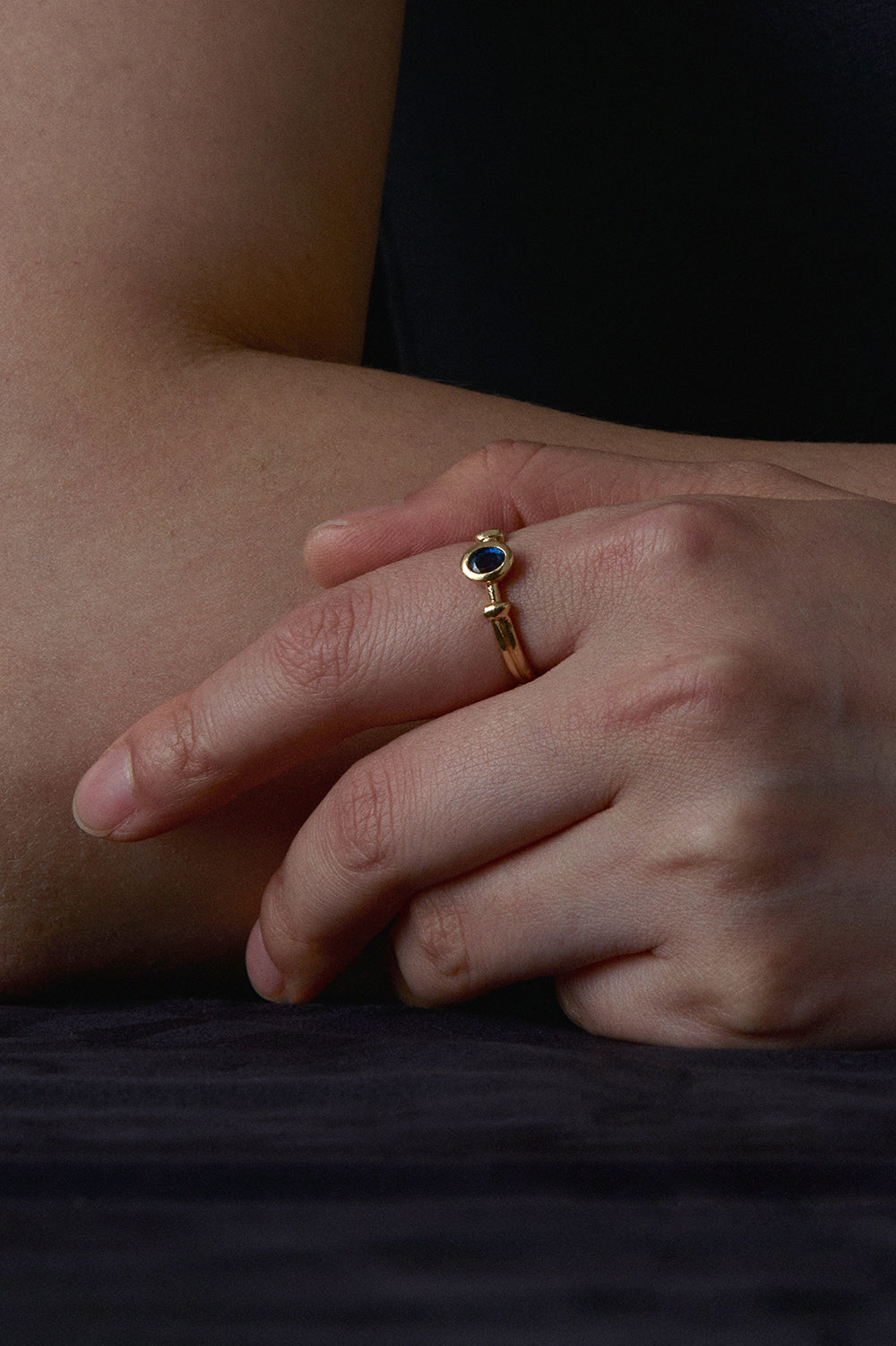 RENAISSANCE COLUMN SAPPHIRE RING