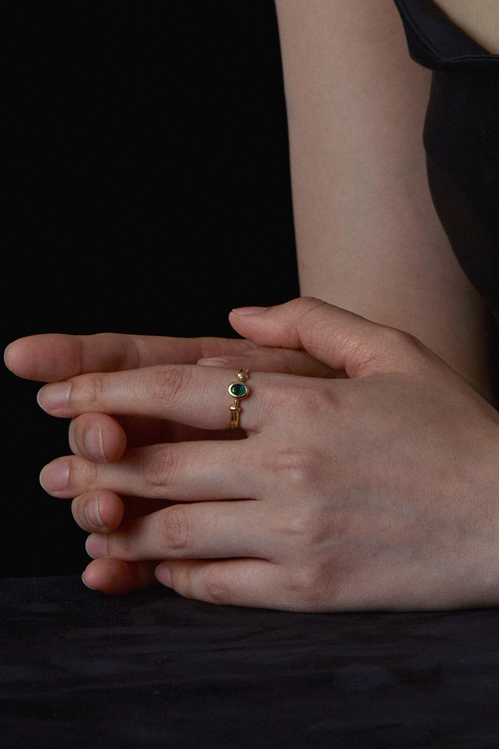 RENAISSANCE COLUMN TSAVORITE GARNET RING