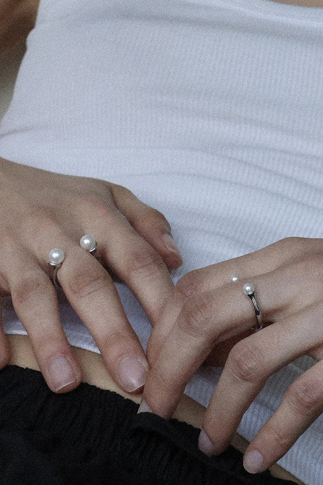 COLD WHITE 4mm ダブルパールオープンリング