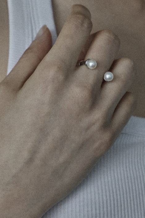 COLD WHITE 6mm DOUBLE PEARL OPEN RING