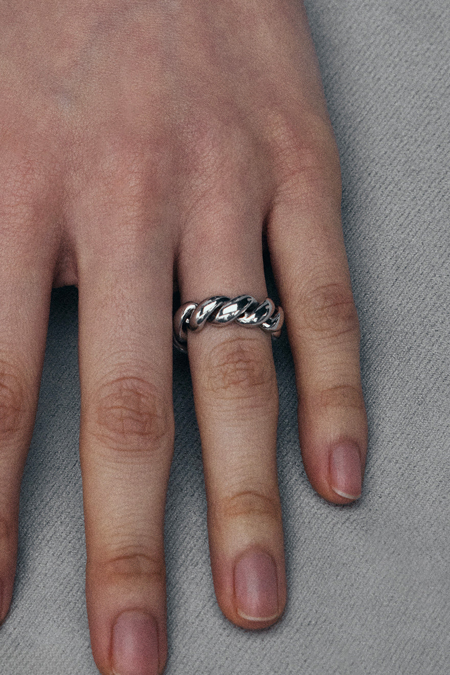 ロープツイストリング