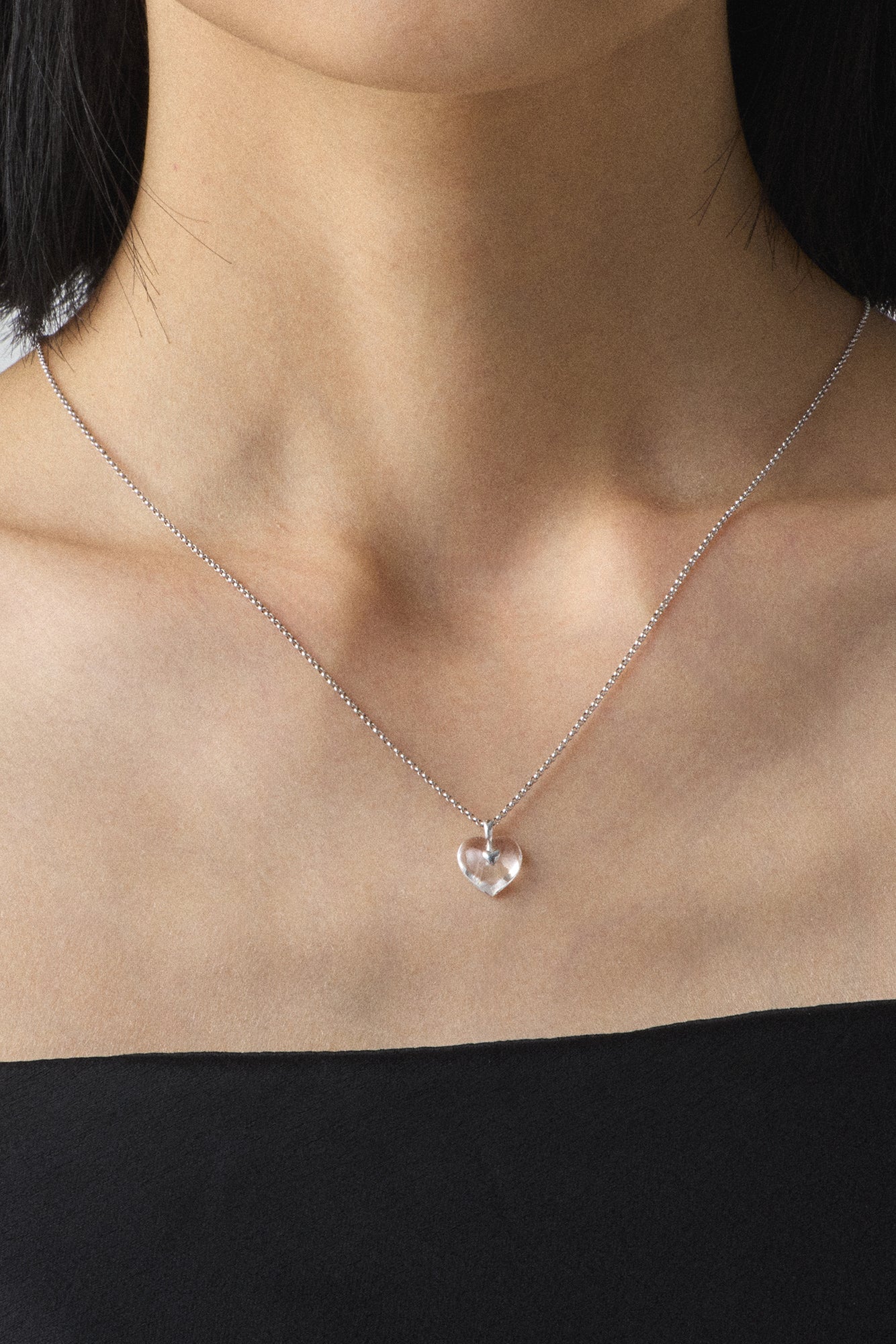 VERY VINTAGE COLORLESS SILVER HEART PENDANT NECKLACE