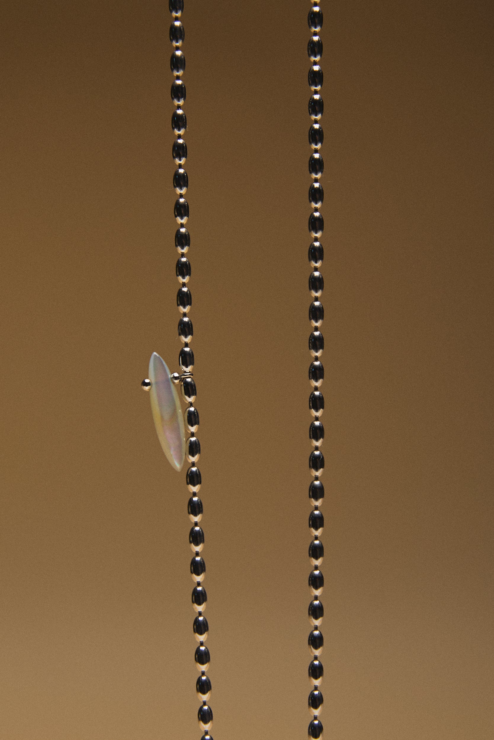 BOHO OVAL QUARTZ SHELL NECKLACE